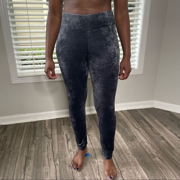 C-mode Grey Velvet Super Soft Leggings and Zip UP Hoodie Set - Picture 5 of 16